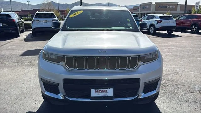 Used 2024 Silver Jeep Limited 4x4 image 8