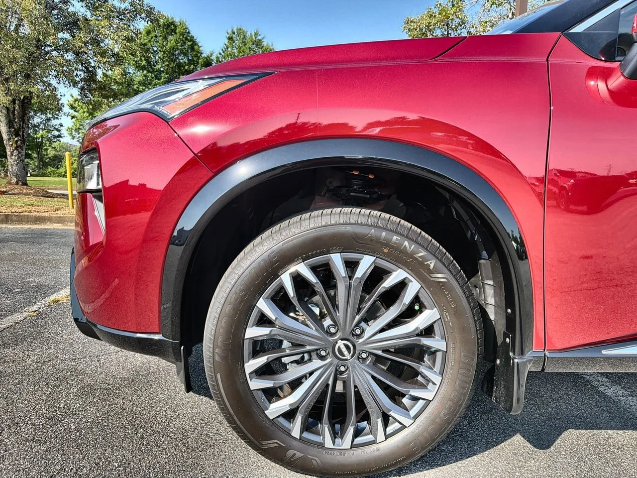 Used 2025 Red Nissan Platinum FWD image 28