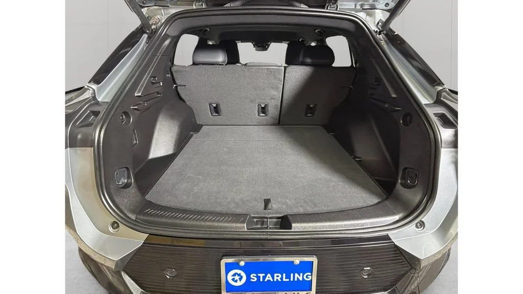 Used 2024 Sterling Gray Metallic Chevrolet 2LT image 28