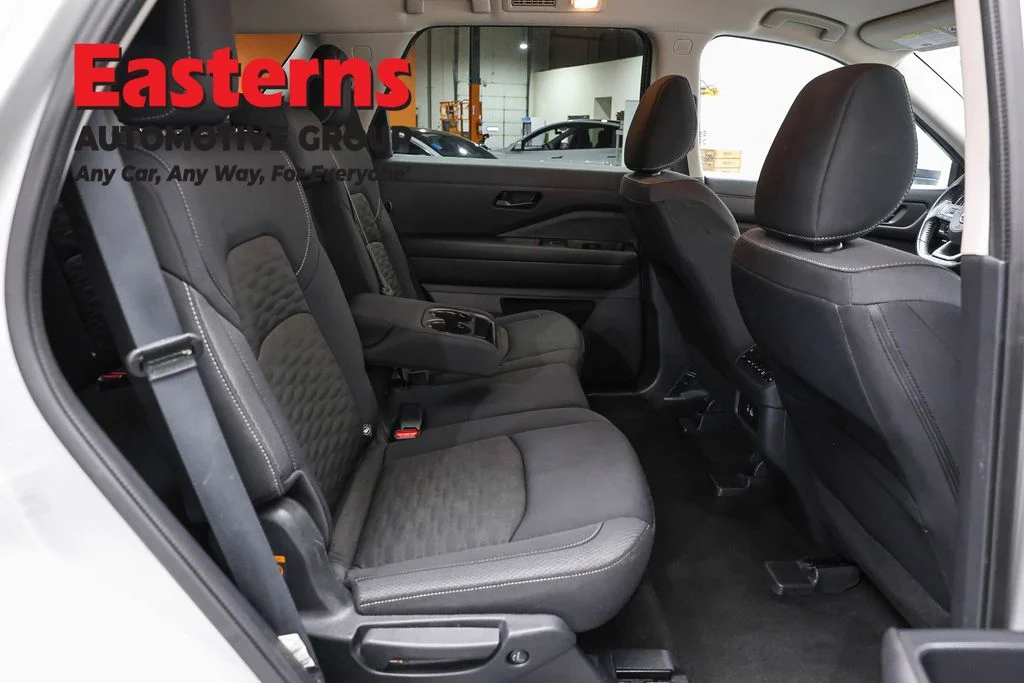 Used 2025 Silver Nissan SV image 23