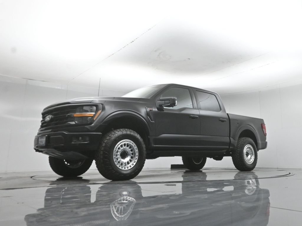 Used 2025 Black Ford XLT image 46