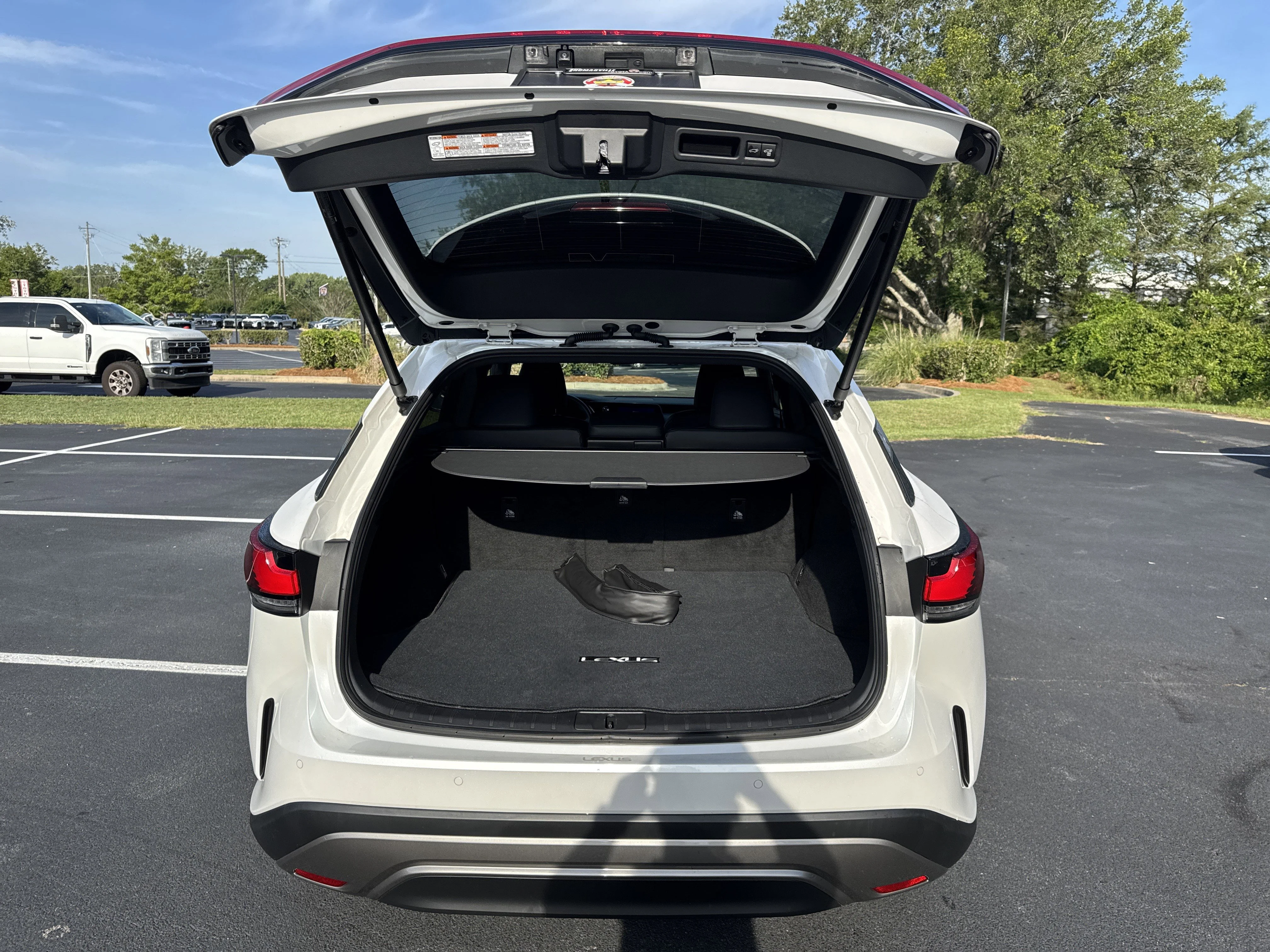 Used 2025  Lexus  image 28