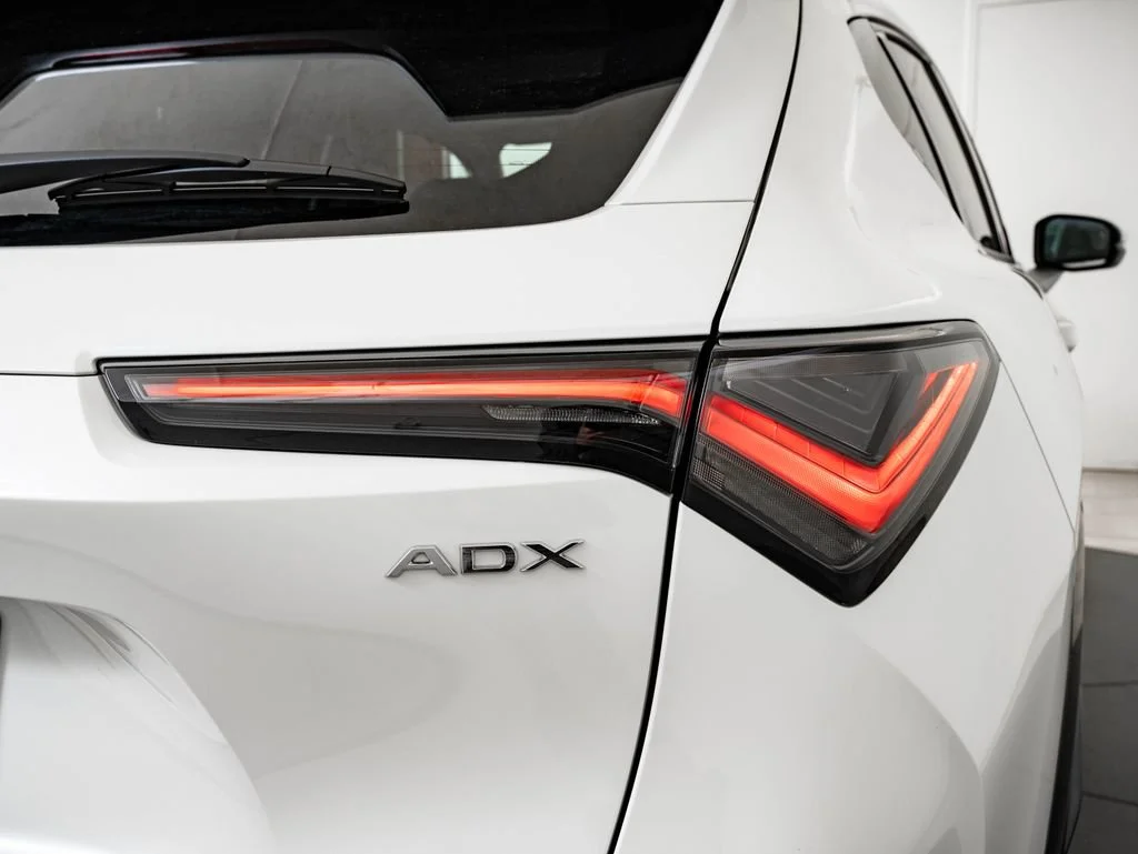 Used 2025 Platinum White Pearl Acura  image 9