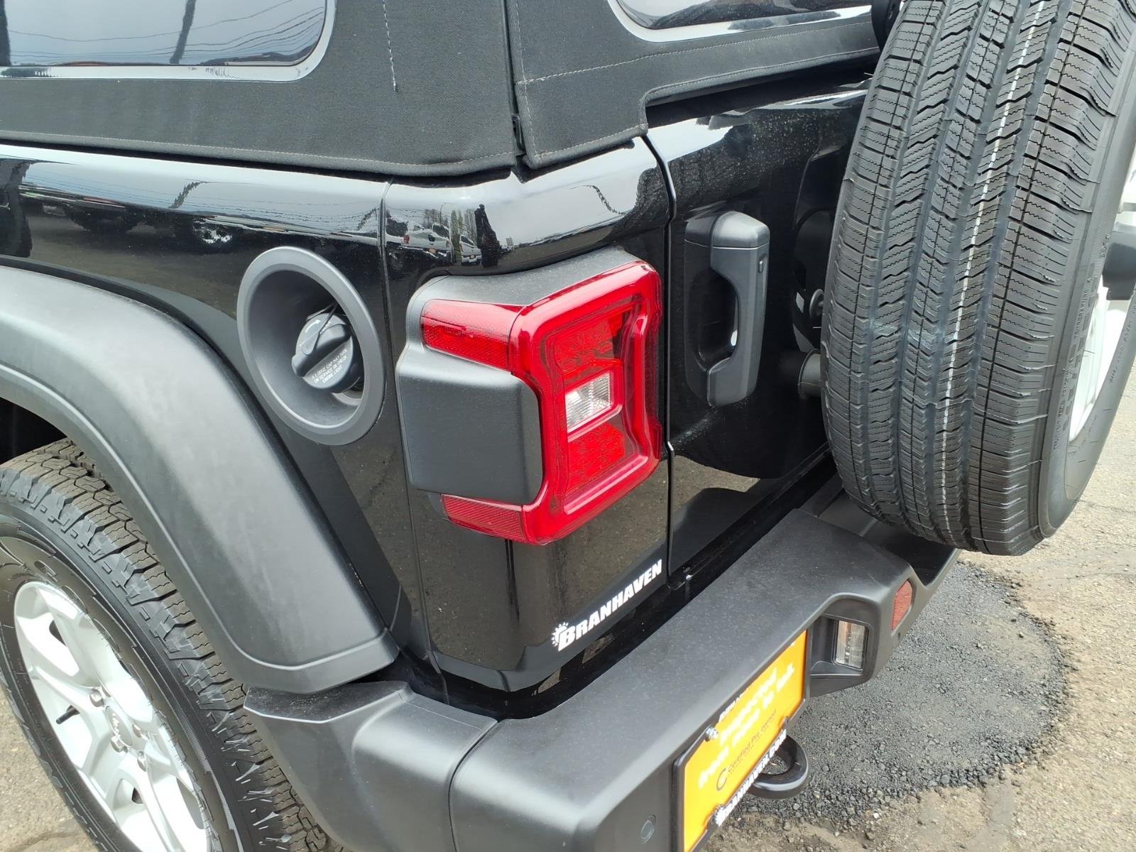 Certified Used 2022 Black Jeep Unlimited Sport S image 21