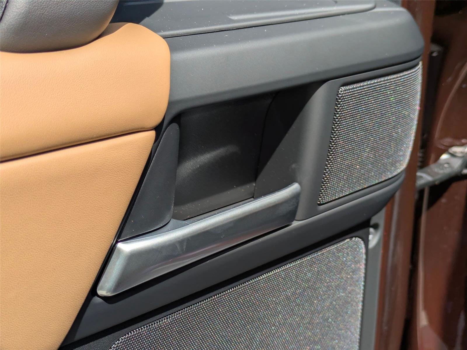 New 2026 Sedona Red Metallic Land Rover S image 29