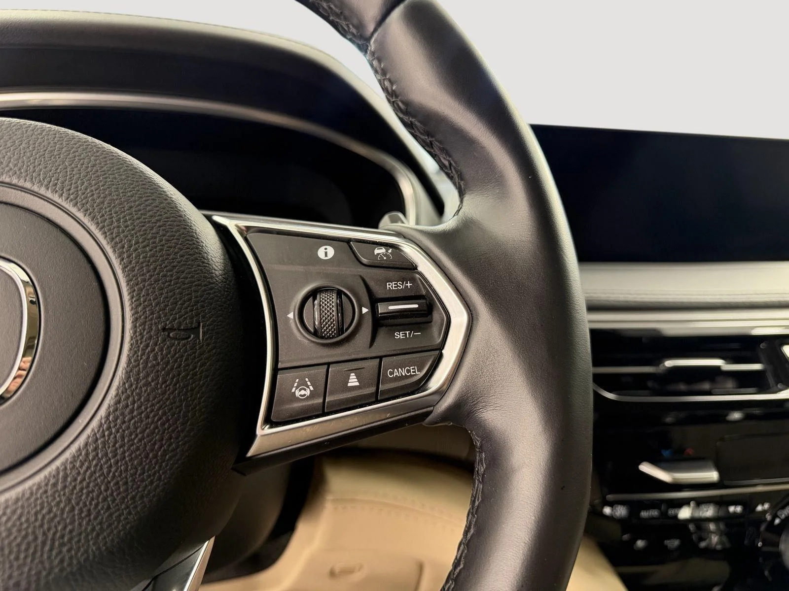Used 2022 Platinum White Pearl Acura SH-AWD w/Advance image 8