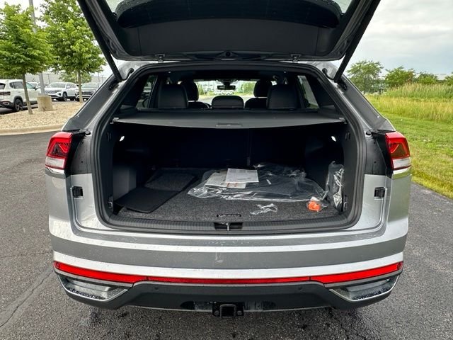 New 2026 Silver Mist Metallic Volkswagen 2.0T SE w/Technology image 16