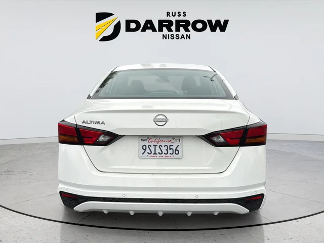 Used 2025 White Nissan 2.5 SV image 4