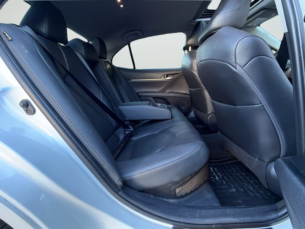 Used 2020 Beige Toyota XLE image 25