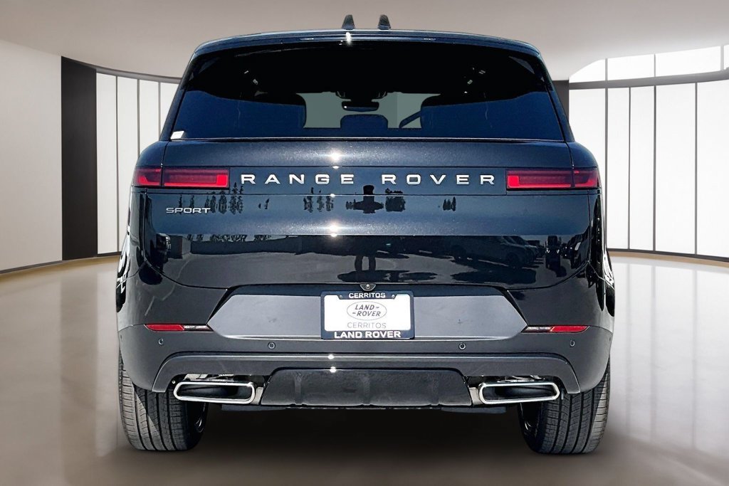 New 2027 SANTORINI BLACK Land Rover SE image 4