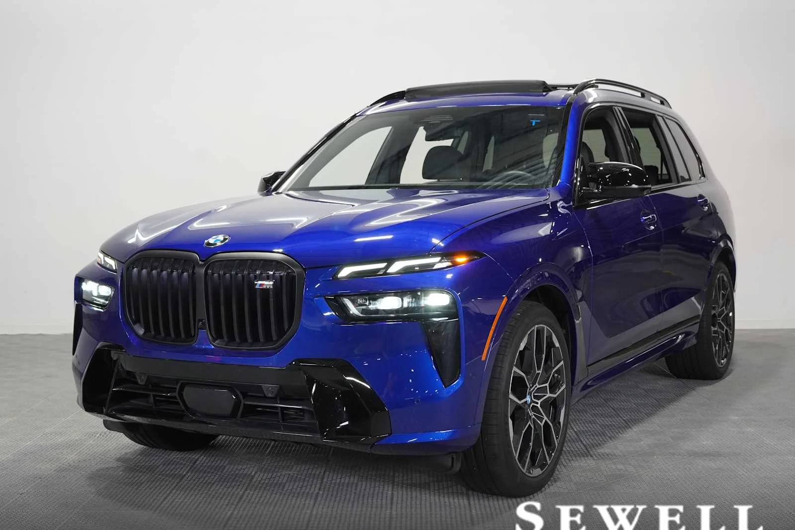 2026 BMW X7 M60i's photo