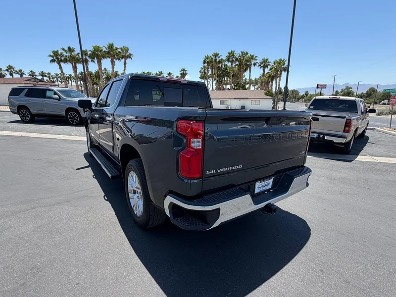 Used 2019 SHADOW GRAY METALLIC Chevrolet LTZ image 5
