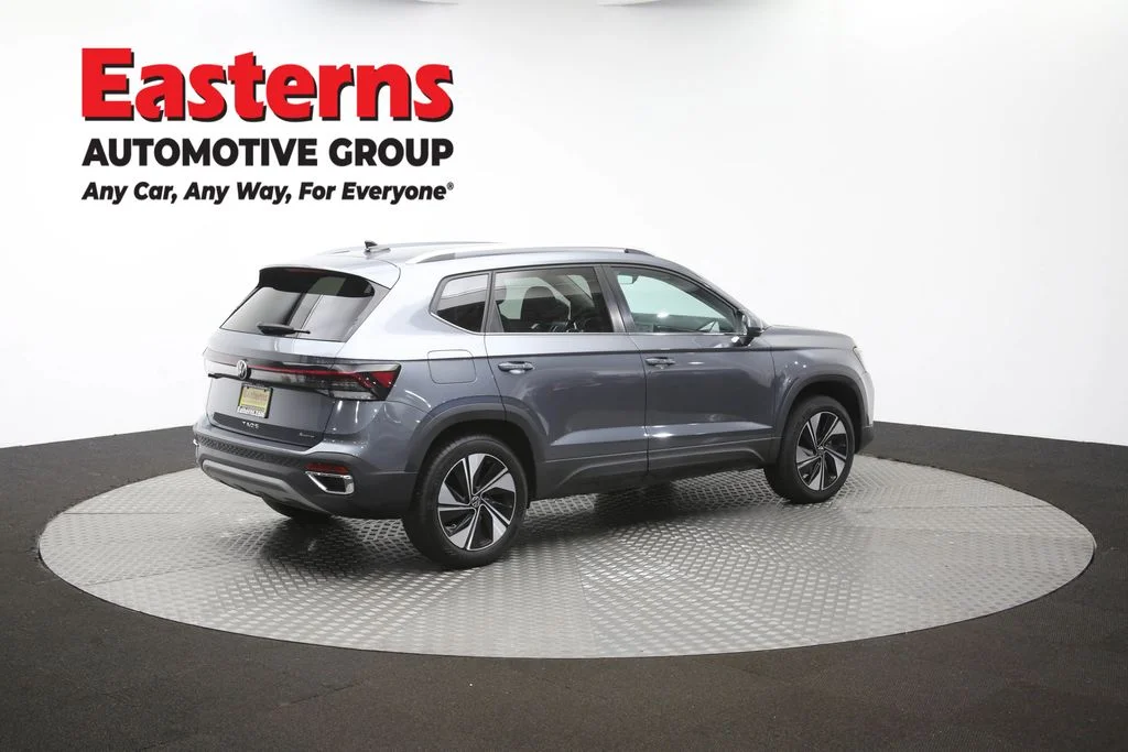 Used 2025 Gray Volkswagen 1.5T SE image 40
