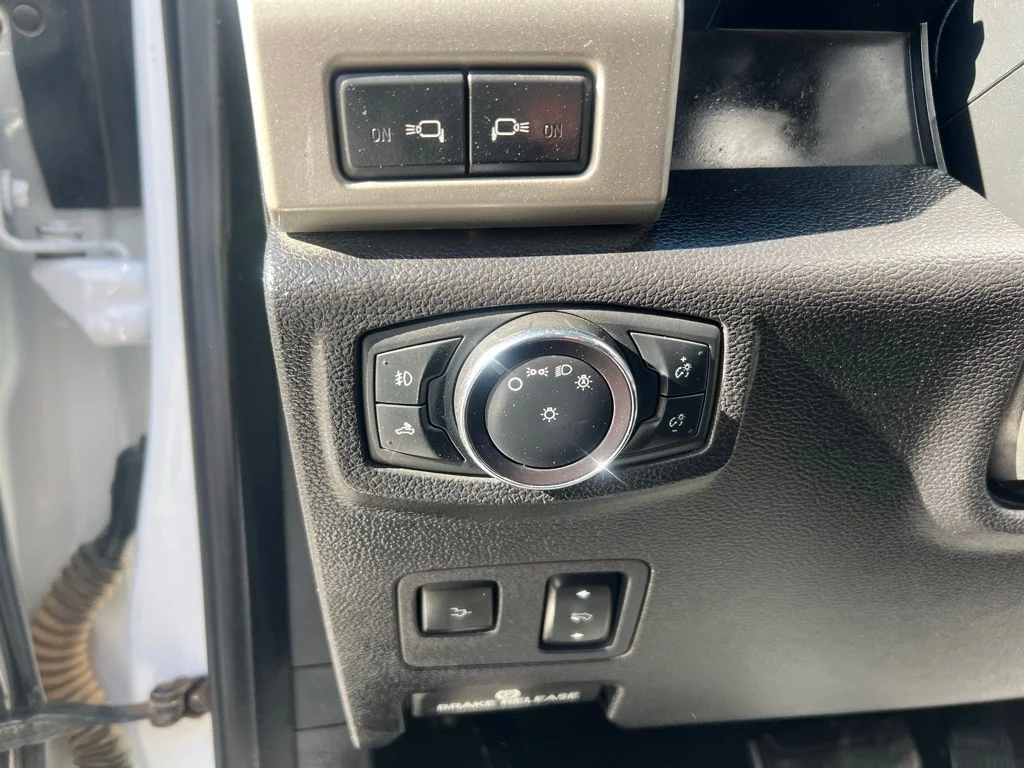Used 2020 Oxford White Ford Lariat image 10