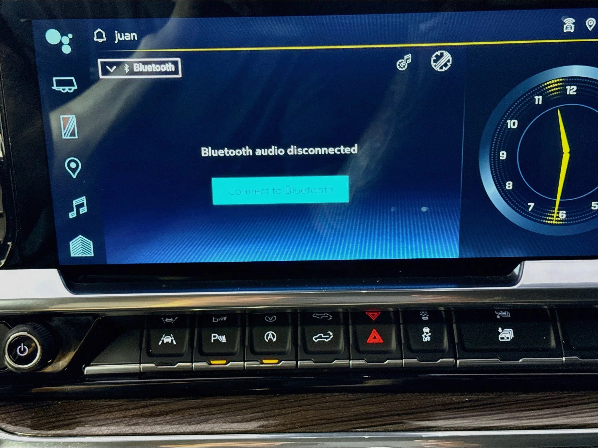 Used 2023 SUMMIT WHITE Chevrolet RST image 17