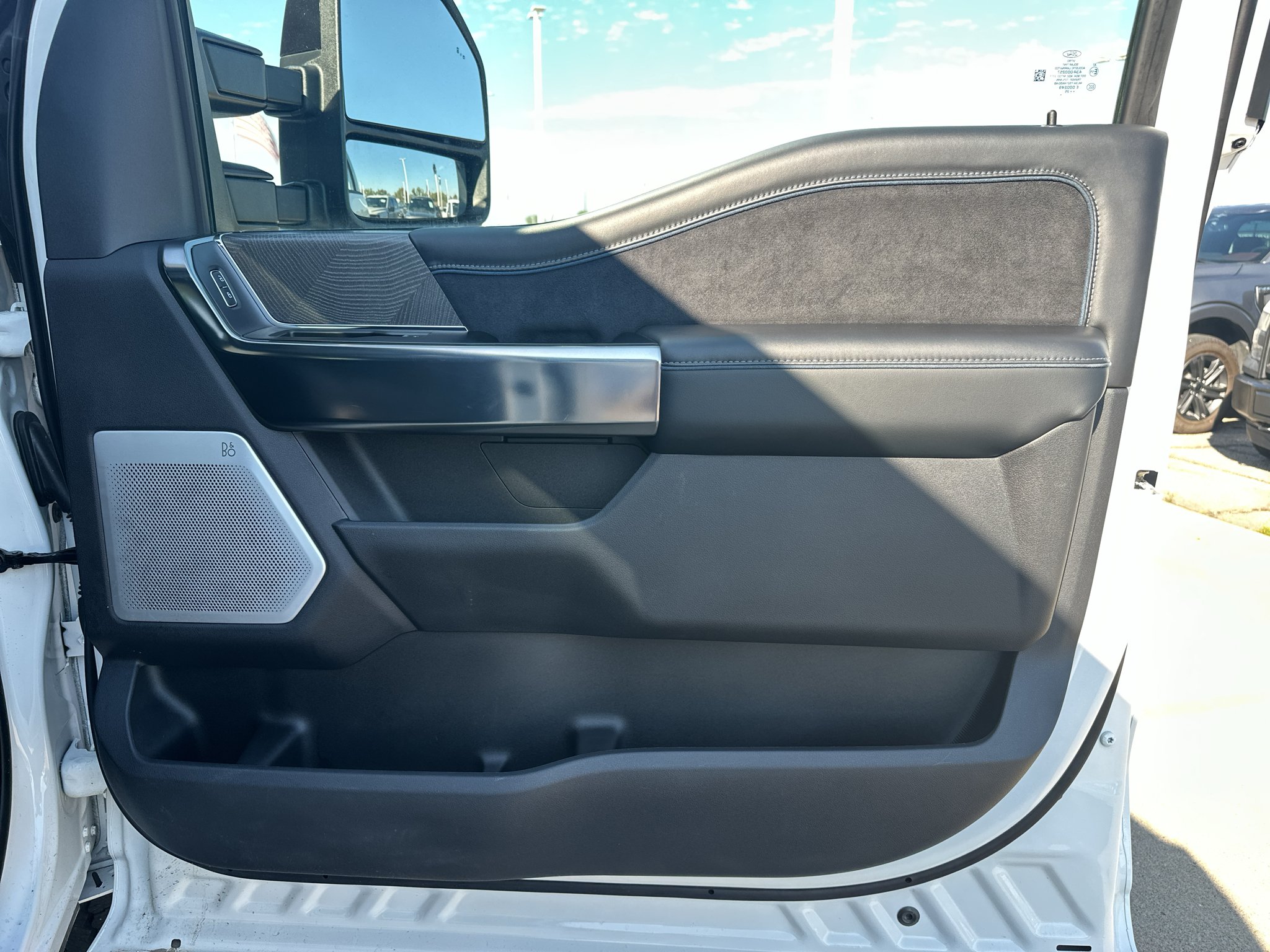 Used 2025 Star White Metallic Tri-Coat Ford Platinum image 35