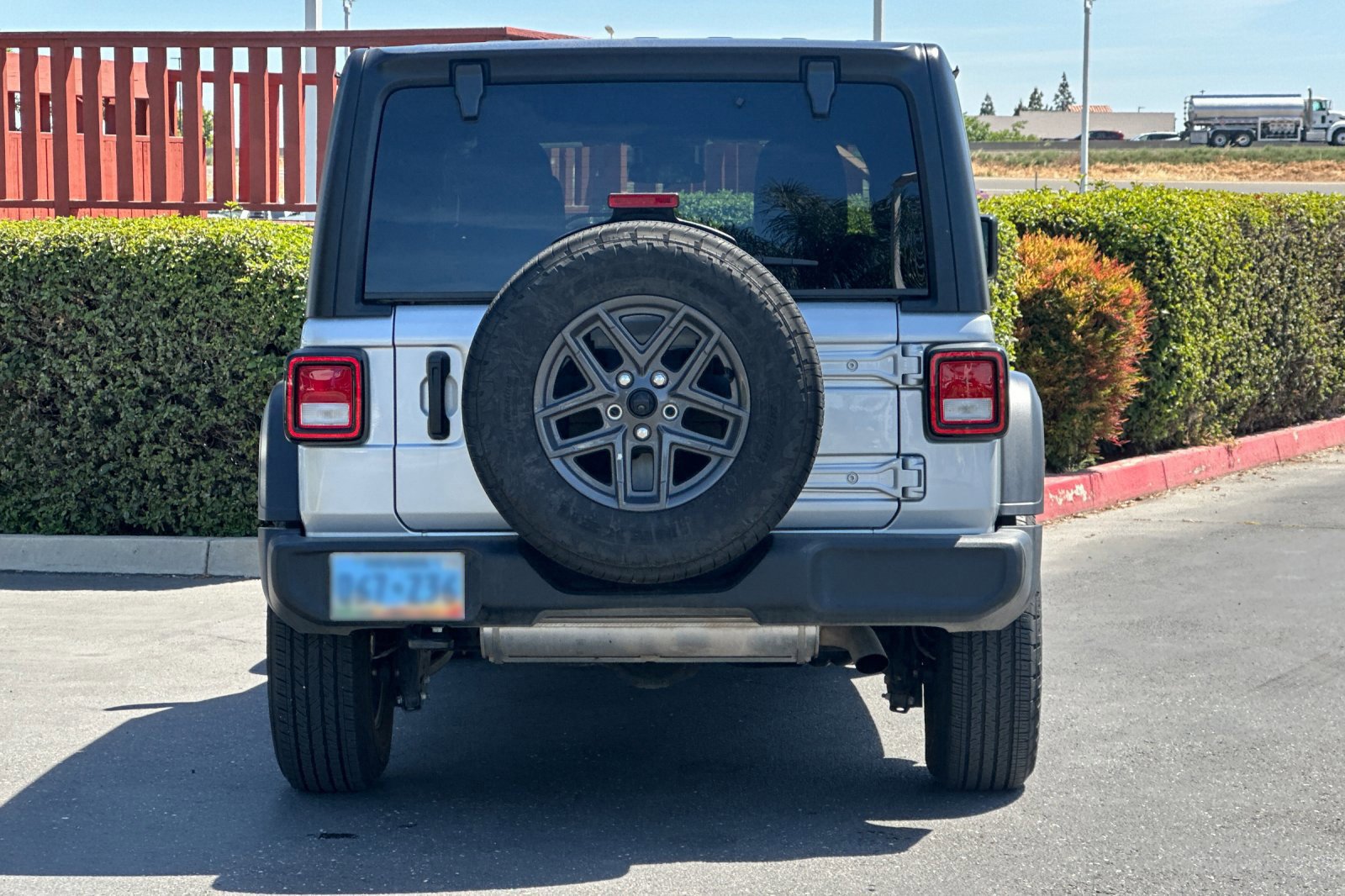 View vehicle photo 5