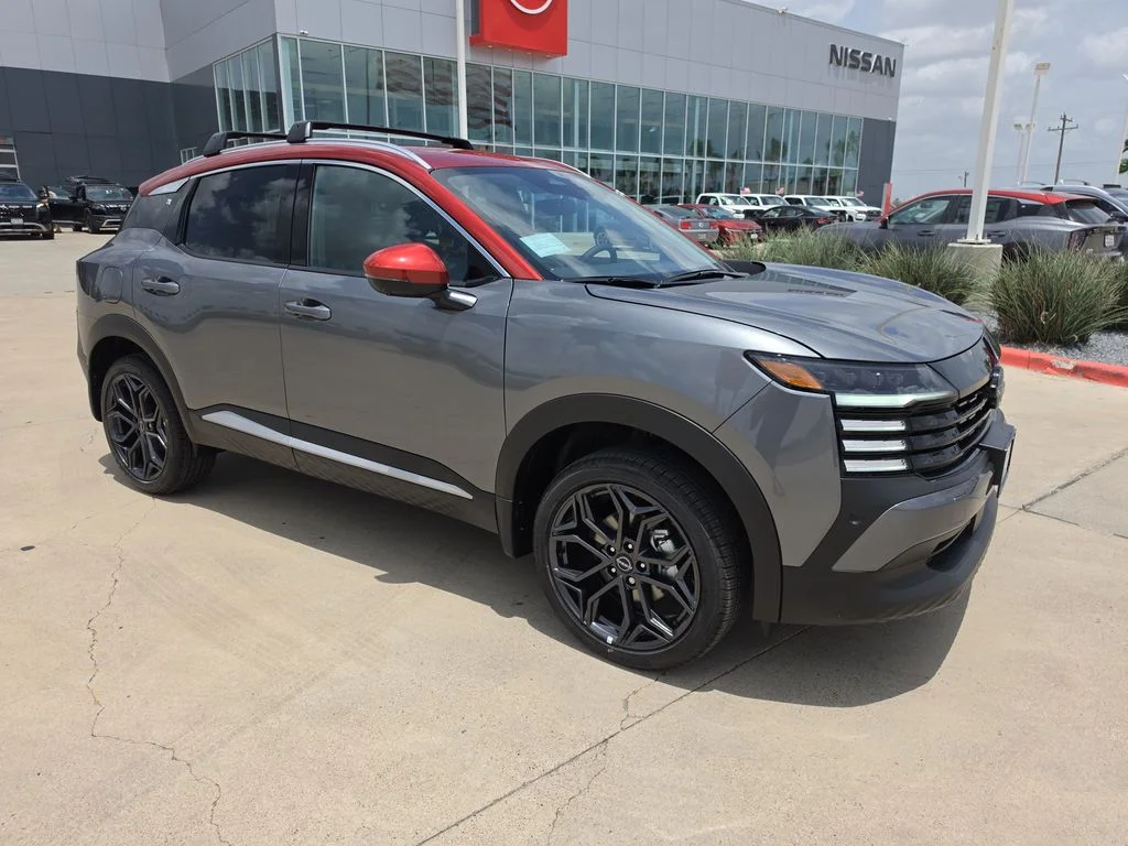New 2026 Gun Metallic / Scarlet Ember Tintcoat Two-tone Nissan SR image 9