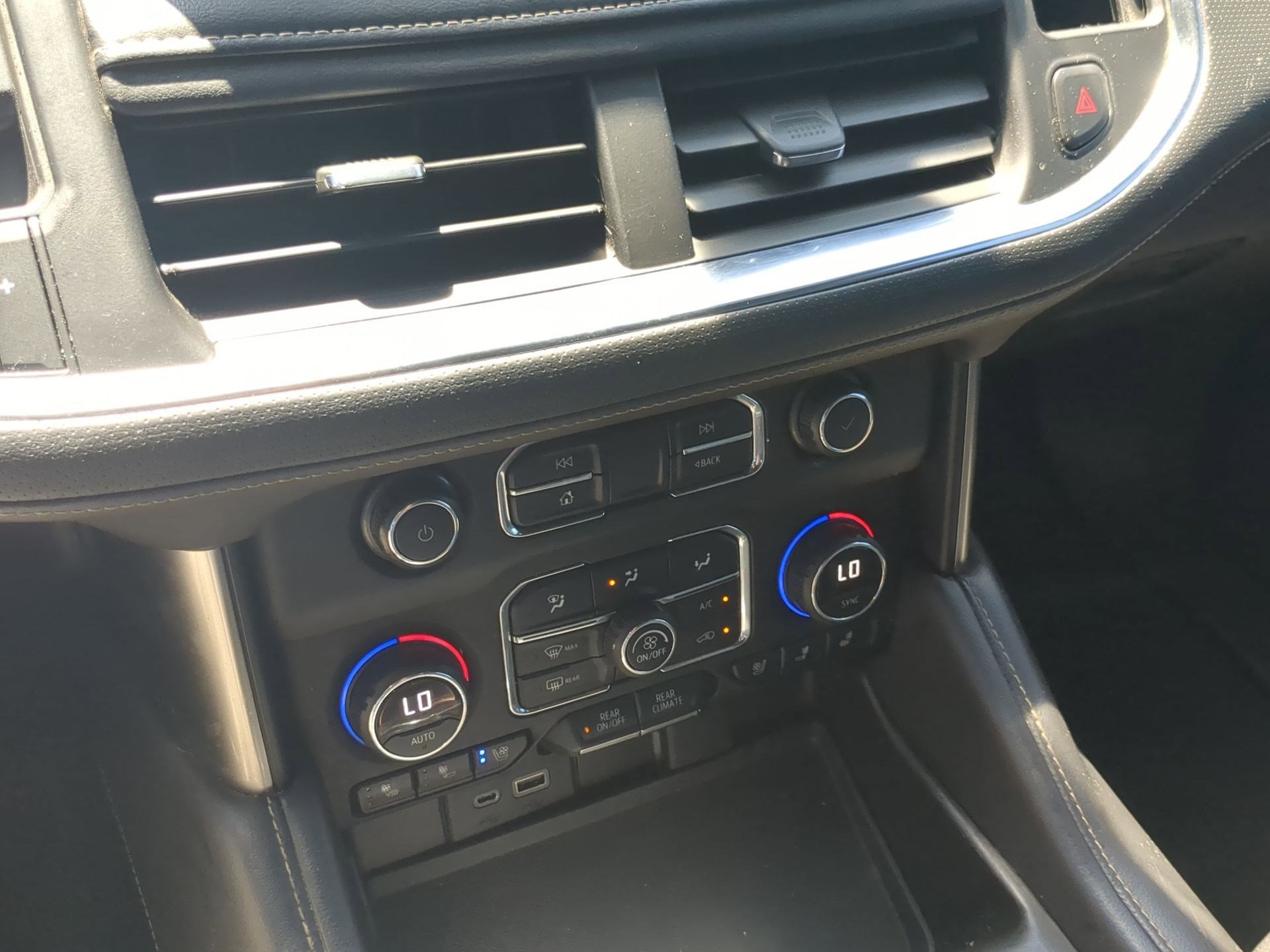 Used 2021 BLACK Chevrolet Premier image 17