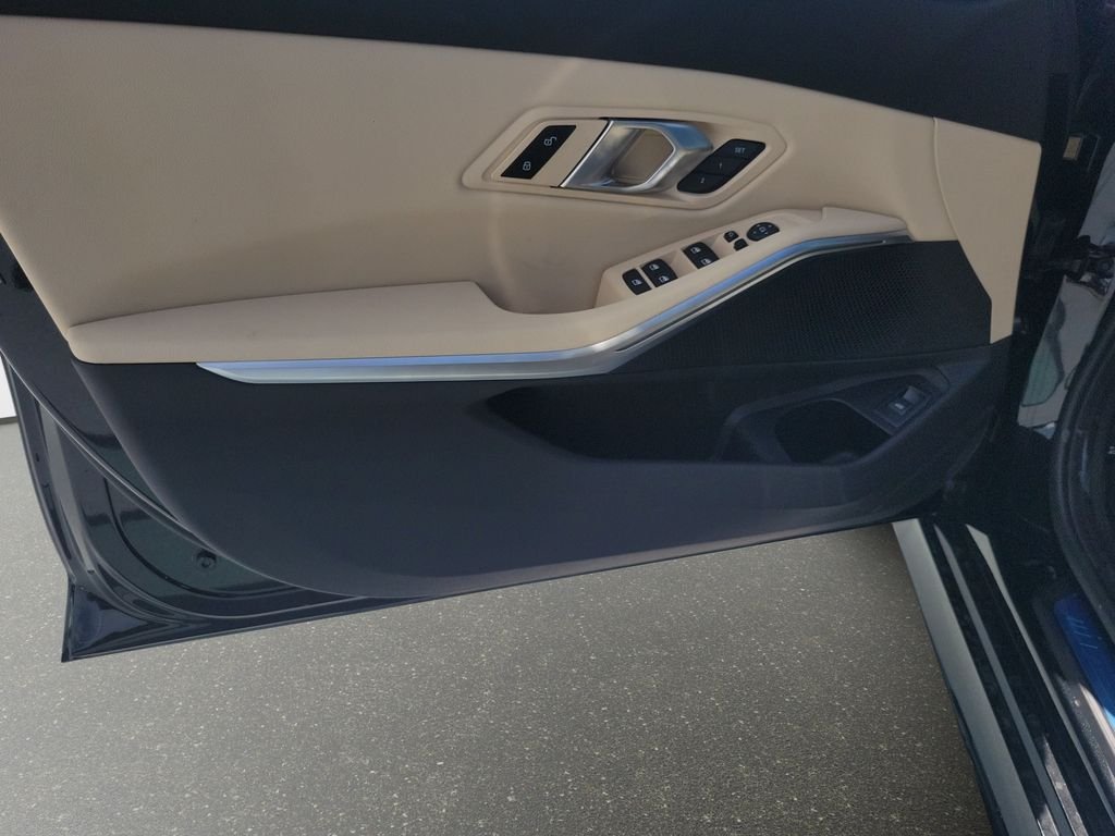 New 2026 Black Sapphire Metallic BMW 330i image 14