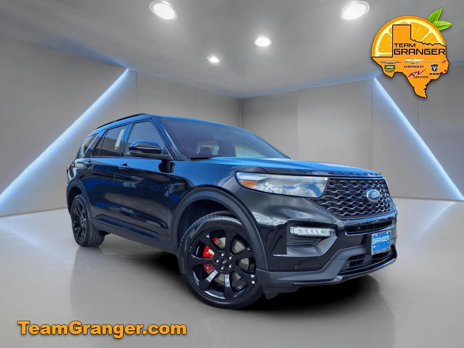 2023 Ford Explorer ST 4WD's photo