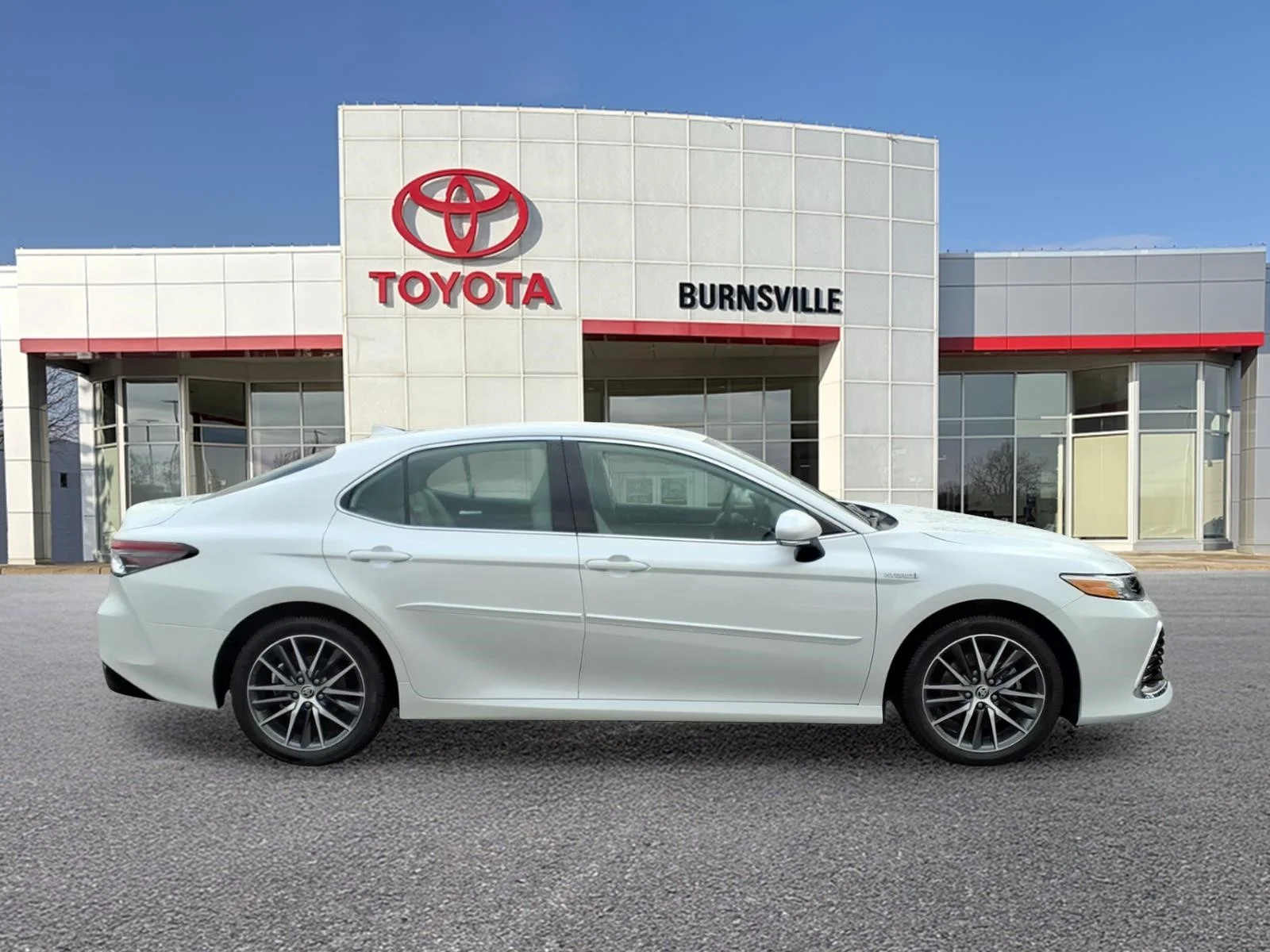 Certified 2021 Toyota Camry XLE with VIN 4T1F31AK3MU549239 for sale in Burnsville, Minnesota