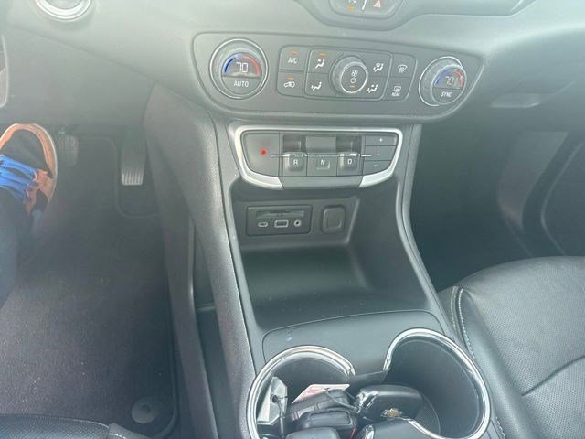 Used 2024 Summit White GMC SLT image 4