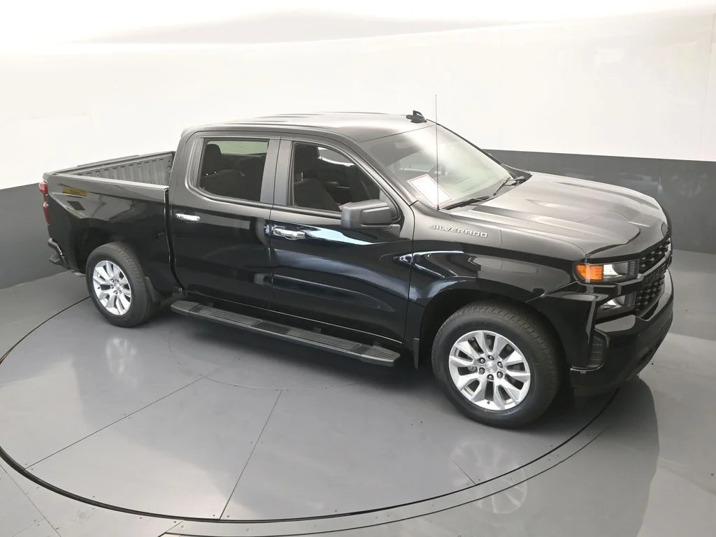 Used 2021 Black Chevrolet Custom image 46