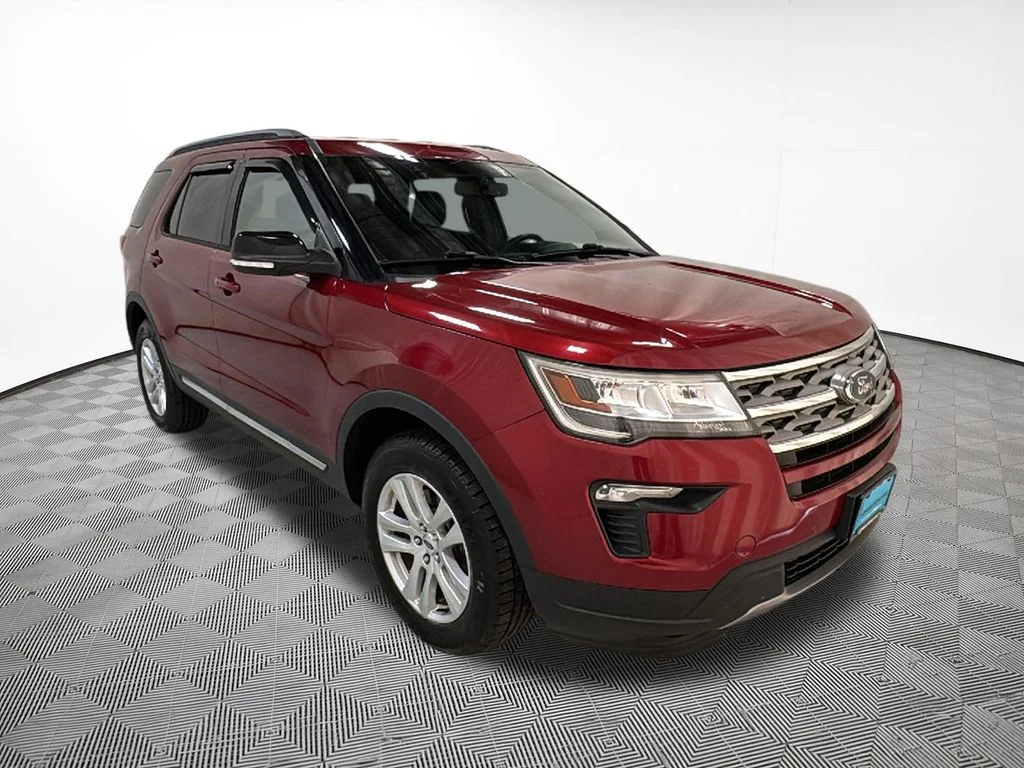 Used 2018 Red Ford XLT image 4