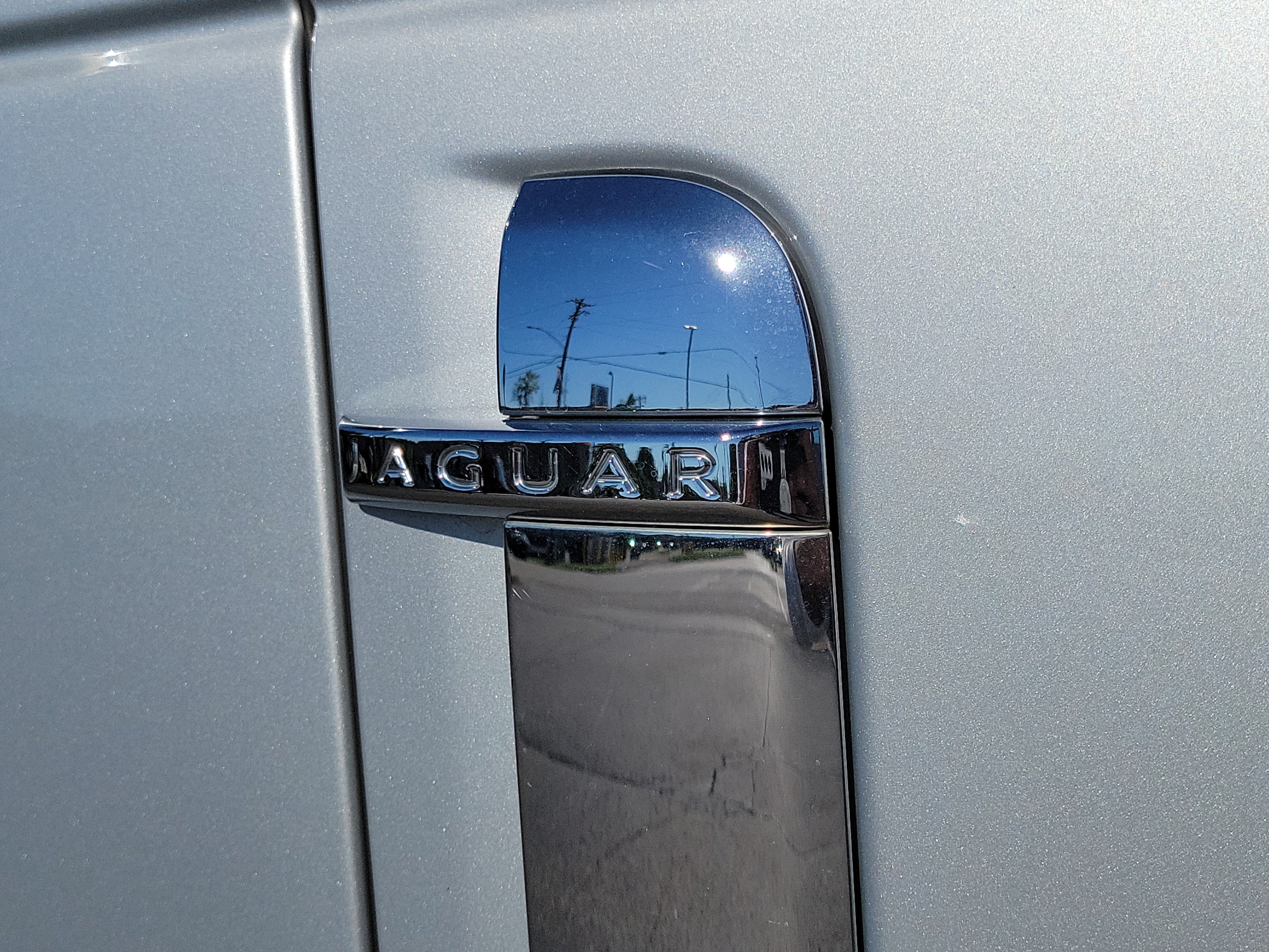Used 2008 Silver Jaguar Vanden Plas image 7