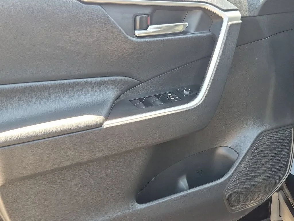 Used 2021 Black Toyota XLE image 13