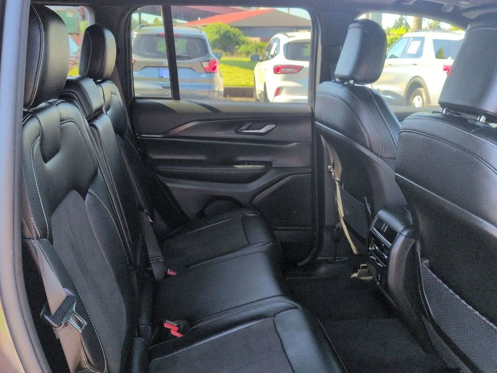 Used 2023 Baltic Gray Metallic Clearcoat Jeep Altitude X image 29