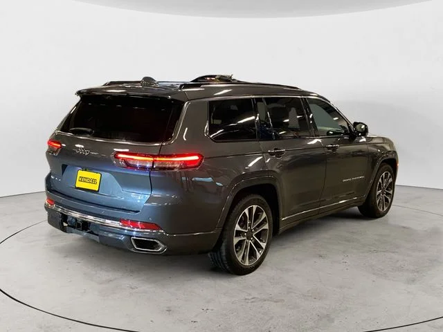 Used 2022 Gray Jeep Overland image 5