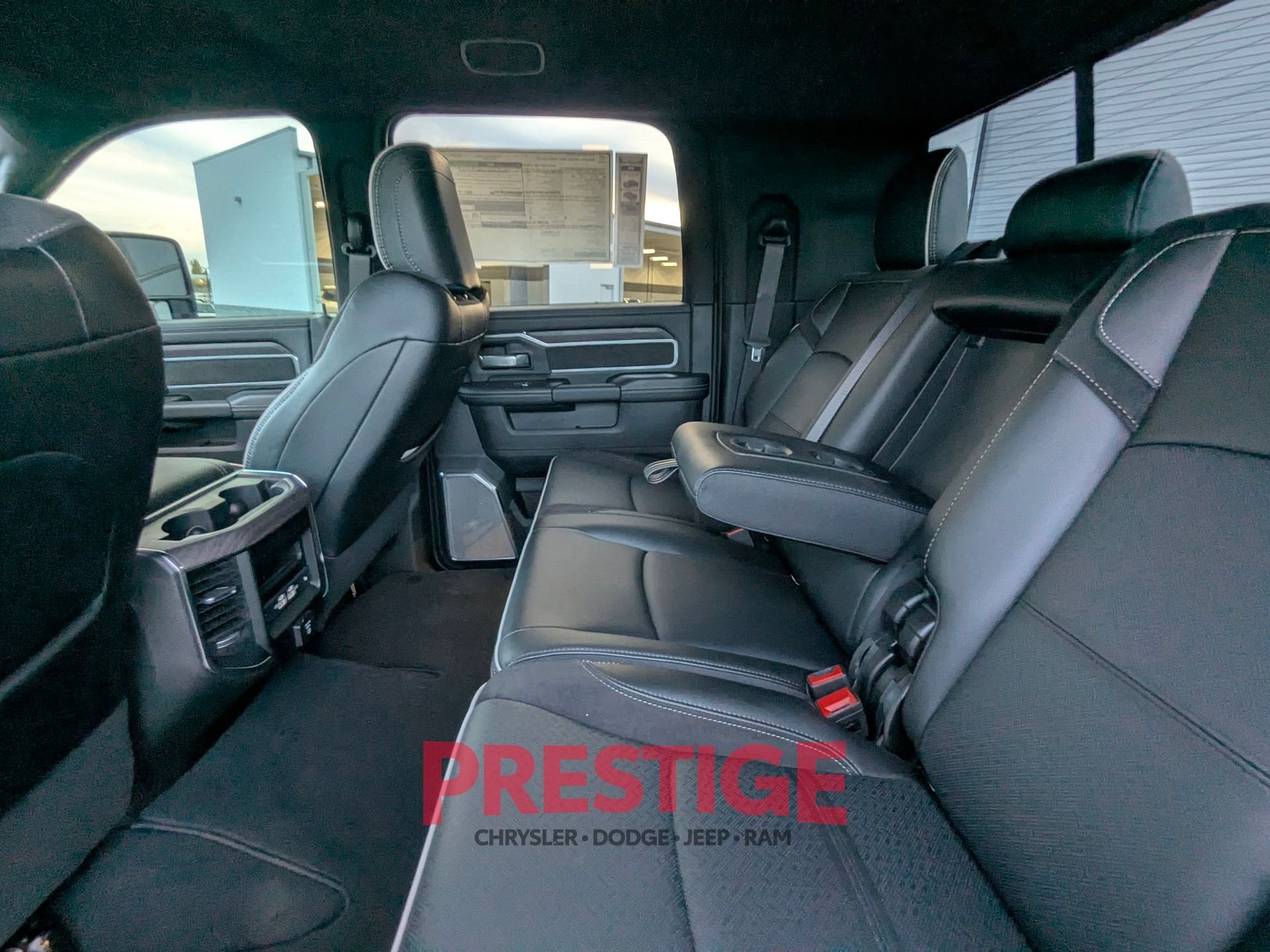 2025 RAM 3500 Laramie - Photo 28