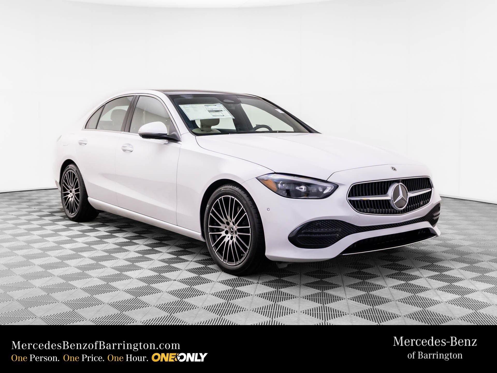 New 2026 MANUFAKTUR Moonlight White Metallic Mercedes-Benz C 300 image 8
