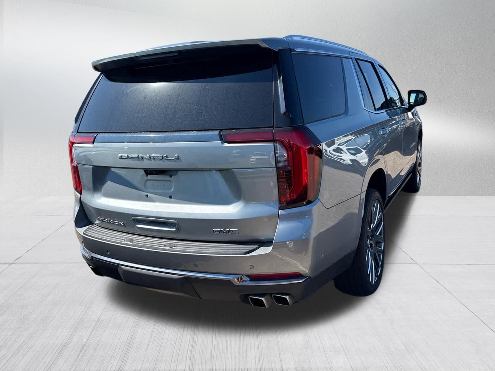 Used 2025 Sterling Metallic GMC Denali Ultimate image 9