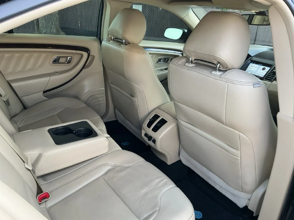 Used 2016 Black Ford Limited image 32