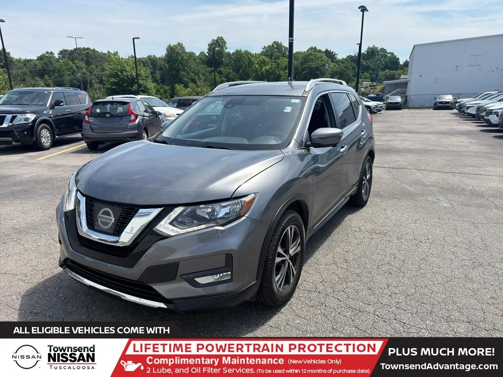 2017 Nissan Rogue SL FWD's photo