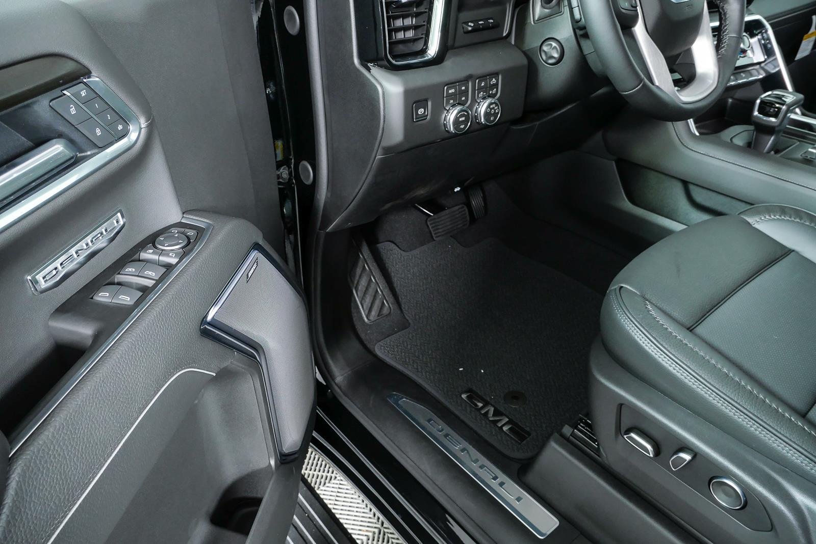 2026 GMC Sierra 1500 Denali - Photo 8
