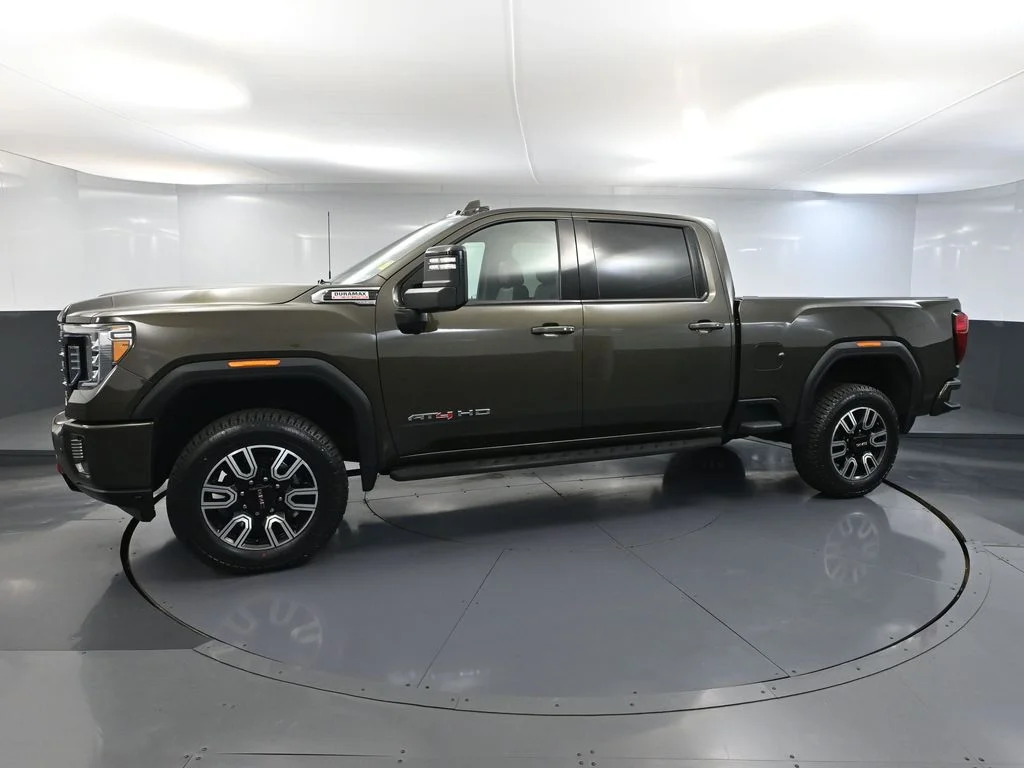 Used 2022 Green GMC AT4 image 12