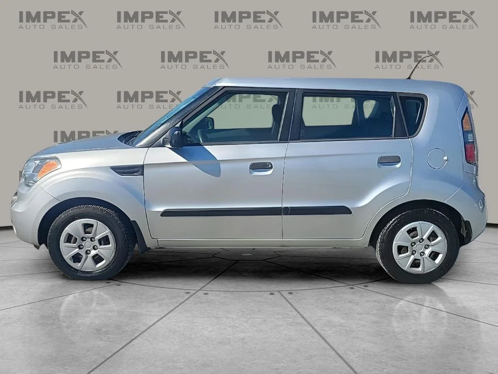 Used 2010 Silver Kia Base image 2