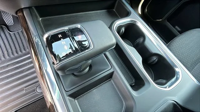 2024 GMC Sierra 1500 Elevation - Photo 13