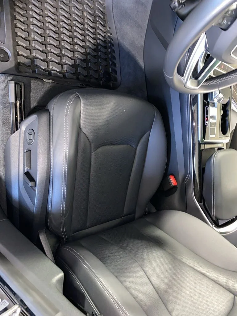 Used 2025  Audi 55 Premium Plus image 9