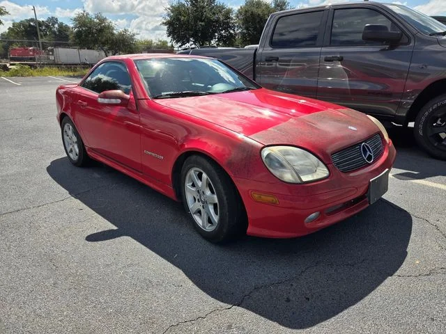 Used 2001  Mercedes-Benz SLK 230 image 2