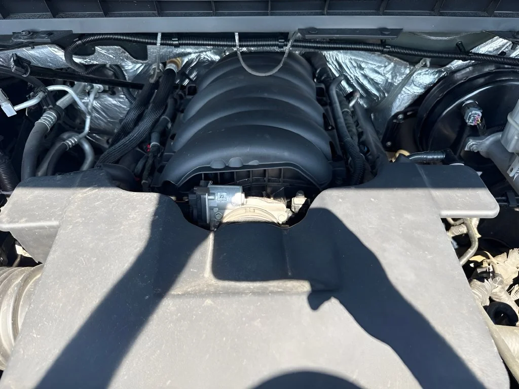 Used 2017 GRAPHITE METALLIC Chevrolet LT image 29