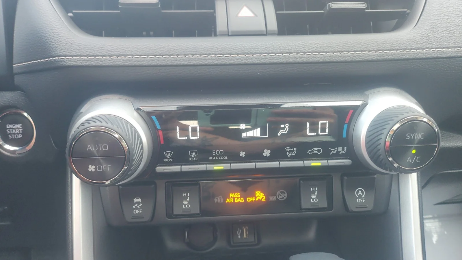 Used 2023 Ice Cap Toyota XLE 4WD image 21