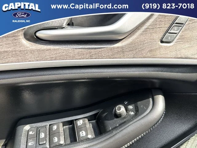Used 2024 Gray Jeep Limited image 21