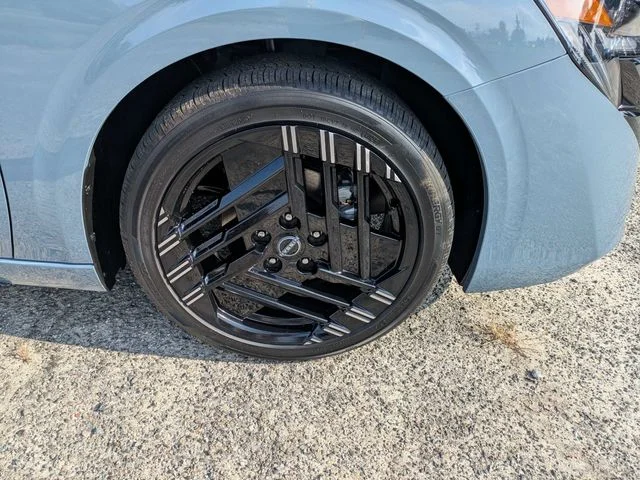 New 2027 Atlantic Gray Metallic / Super Black Two-tone Nissan SR image 11