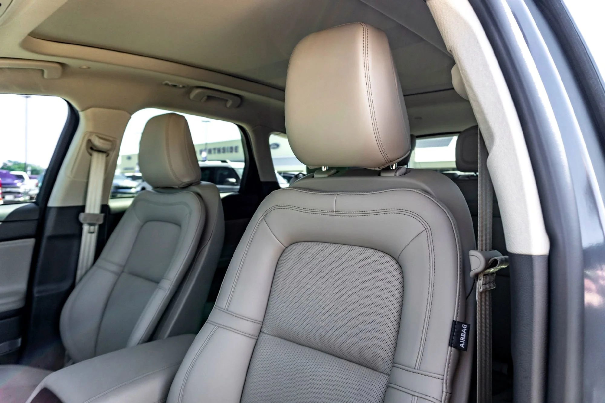Used 2024 Whisper Blue Metallic Clearcoat Lincoln Grand Touring image 13