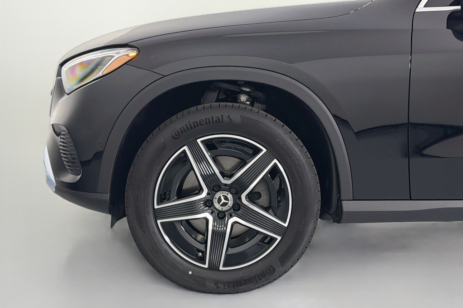 New 2026 Black Mercedes-Benz GLC 300 SUV image 9